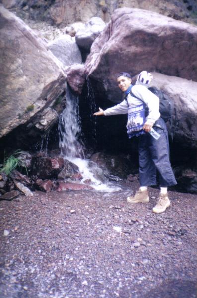 le  source de nautre vie c'est lui l'eau